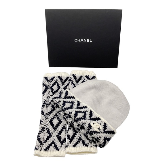 CHANEL GREY / NAVY / SILVER METALLIC CC LOGO CASHMERE KNIT BEANIE AND ARM WARMER - Picture 12 of 14